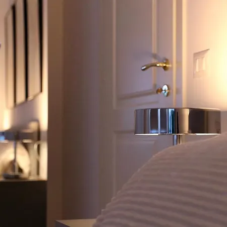 Luxurious-fully Equipped & Renovated-2room Suite-elevator-quite Area-secure Parking Apartamento Olbia